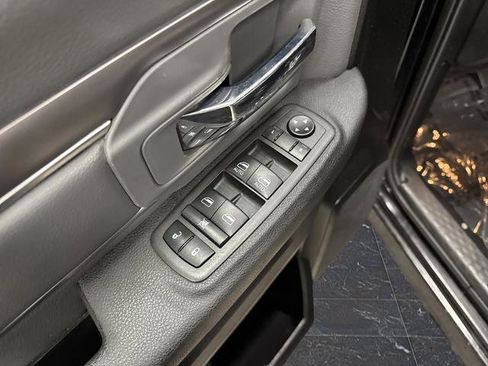 Used 2022 RAM 1500 Classic SLT image 25