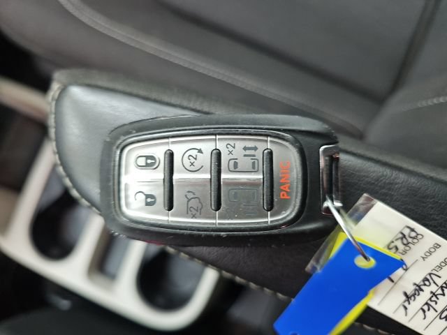 Used 2023 Chrysler Voyager LX FWD image 27
