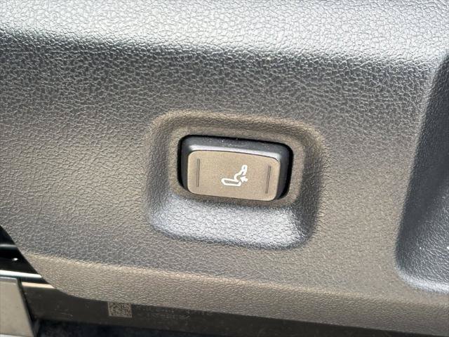Certified 2026 Toyota Tacoma SR5 AWD/4WD image 23