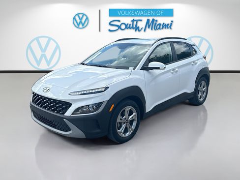 Used 2023 Hyundai Kona SEL w/ Convenience Package FWD image 3