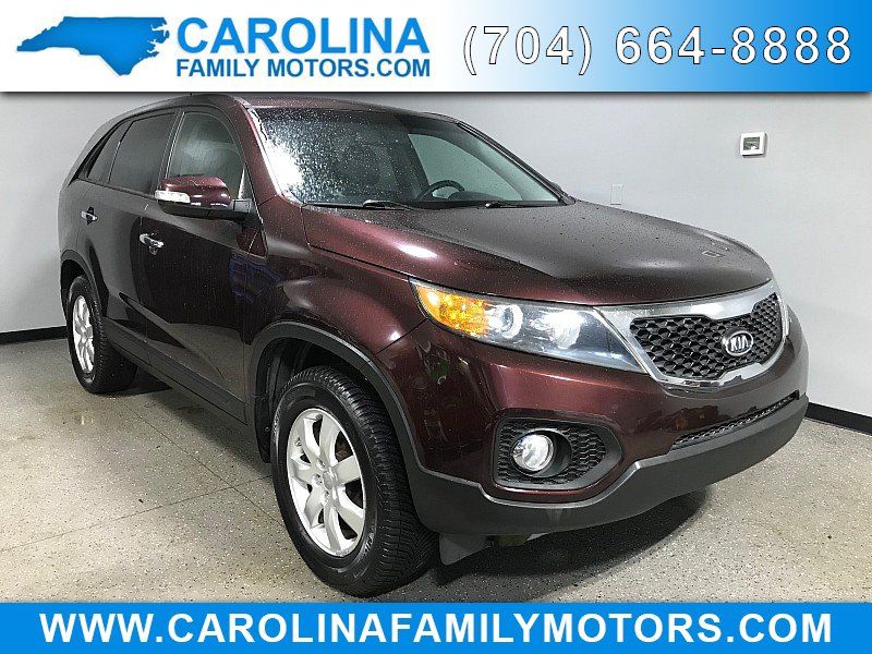 Used 2013 Kia Sorento LX w/ Value Pkg FWD image 1