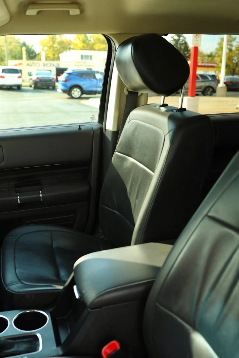 Used 2019 Ford Flex SEL w/ Equipment Group 202A AWD/4WD image 16