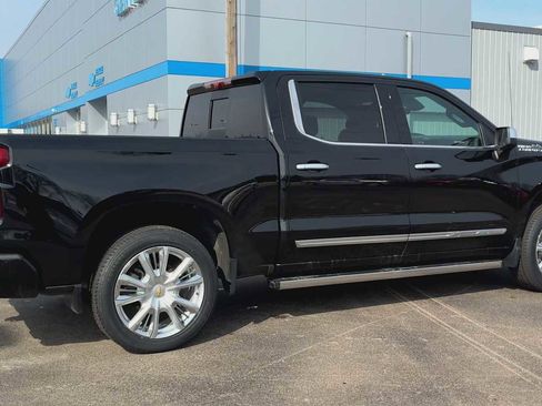 Certified 2025 Chevrolet Silverado 1500 High Country image 2