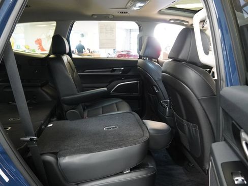 Used 2024 Kia Telluride S w/ S Sunroof Package image 34
