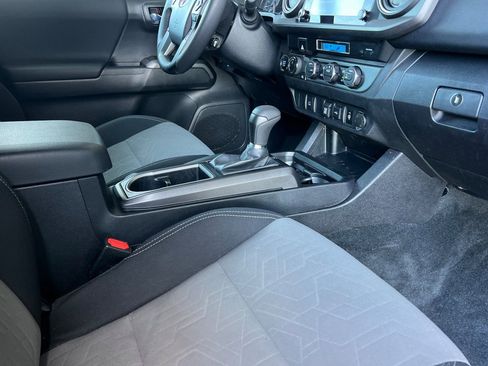 Certified 2023 Toyota Tacoma TRD Off-Road image 19