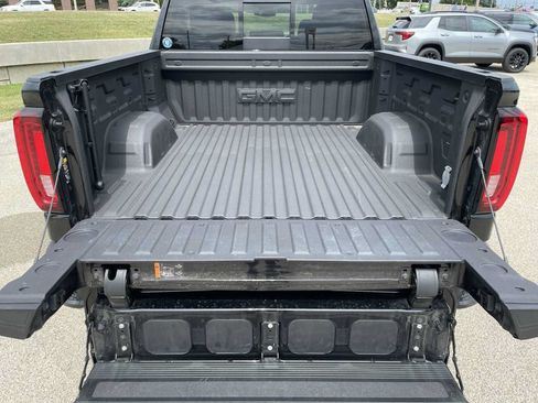 Used 2024 GMC Sierra 1500 SLT w/ SLT Premium Plus Package AWD/4WD image 25