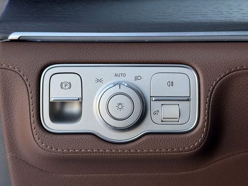 Used 2025 Mercedes-Benz GLE 450 4MATIC image 23