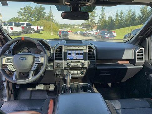 Used 2017 Ford F150 Raptor w/ Equipment Group 802A Luxury AWD/4WD image 9