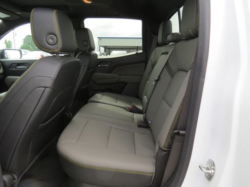 Used 2025 Chevrolet Colorado ZR2 w/ Off-Road Front Bumper Package image 27