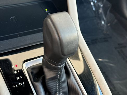 Used 2025 Subaru Forester Premium image 17