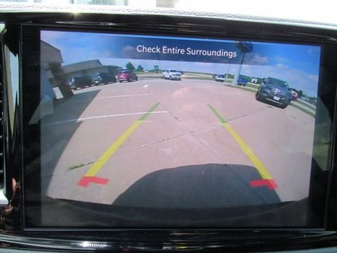 Used 2025 Chrysler Pacifica Select FWD image 42