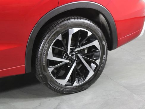 Used 2023 Mitsubishi Outlander 4WD Plug-In Hybrid image 14