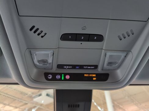Used 2019 Chevrolet Equinox LT w/ Driver Convenience Package AWD/4WD image 24