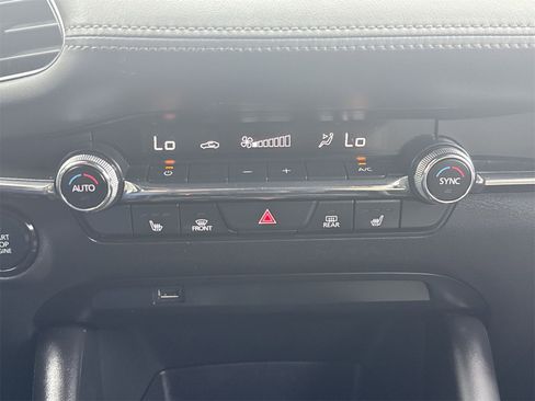 Used 2021 MAZDA MAZDA3 s image 26