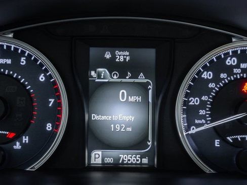 Used 2016 Toyota Camry XLE image 31