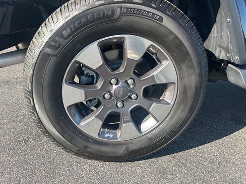 Used 2018 Jeep Wrangler Unlimited Sahara AWD/4WD image 31
