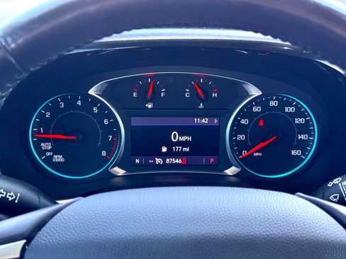 Used 2020 Chevrolet Traverse LT image 25