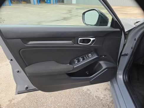 Used 2025 Honda Civic Sport image 12