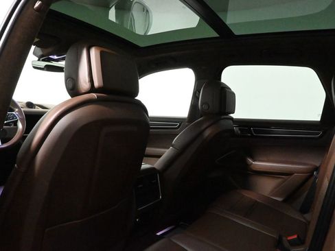 Used 2022 Porsche Cayenne GTS image 37