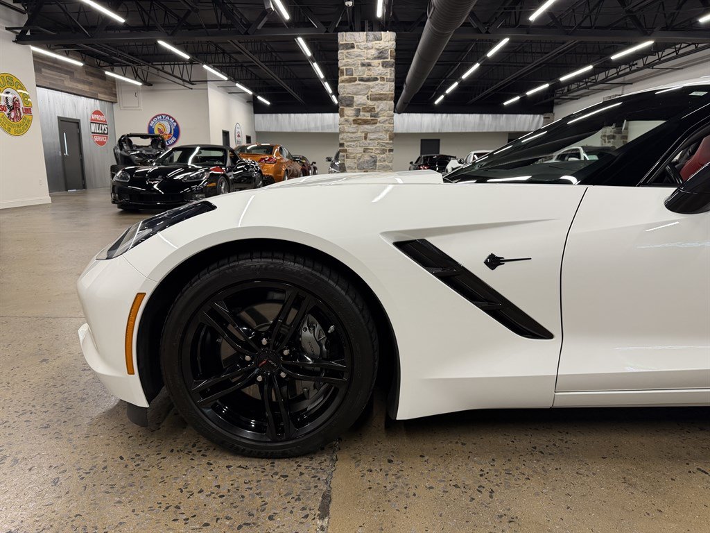 Used 2017 Chevrolet Corvette Stingray Coupe w/ Carbon Flash Badge Package RWD image 5