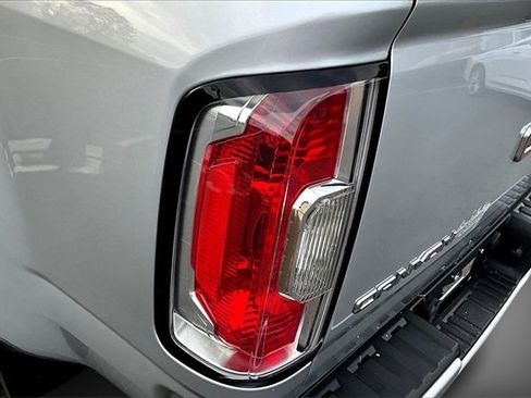 Used 2016 GMC Canyon SLE w/ All Terrain Package image 30