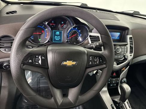 Used 2016 Chevrolet Cruze LT w/ RS Package image 10