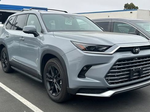 Used 2026 Toyota Grand Highlander AWD Hybrid image 2