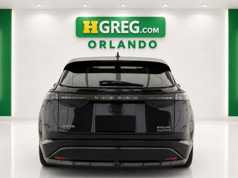 Used 2024 Nissan Ariya AWD image 8
