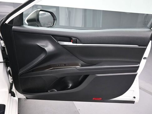 Used 2023 Toyota Camry SE image 36