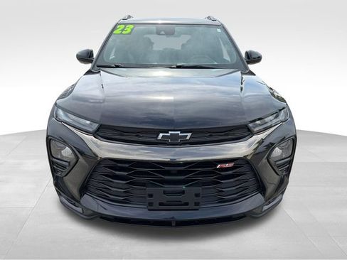Used 2023 Chevrolet TrailBlazer RS w/ Convenience Package AWD/4WD image 2