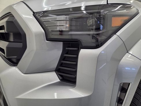 New 2025 Toyota Tacoma SR5 image 12