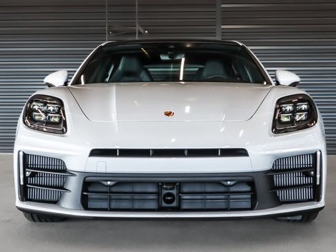 Used 2025 Porsche Panamera 4 image 8