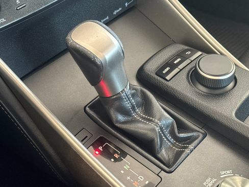 Used 2016 Lexus IS 200t RWD image 17