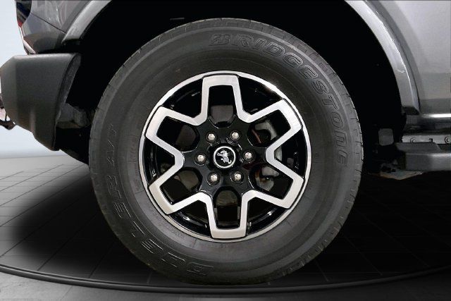 Used 2022 Ford Bronco Outer Banks AWD/4WD image 9