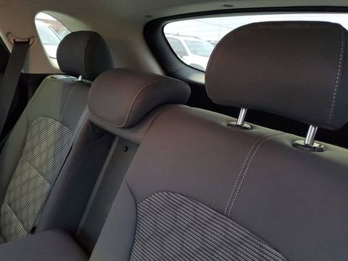 Certified 2022 Kia Niro LXS image 12