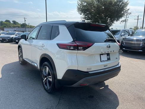 Used 2021 Nissan Rogue SL w/ Premium Package FWD image 2