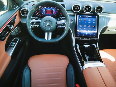 Used 2024 Mercedes-Benz C 300 4MATIC Sedan image 11