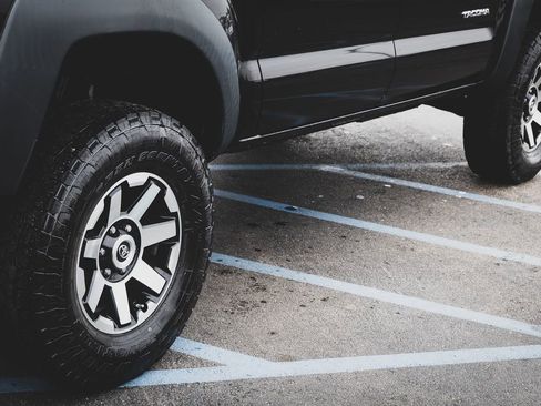 Used 2011 Toyota Tacoma 4x4 Double Cab image 9