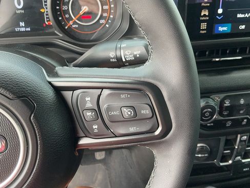 Certified 2025 Jeep Wrangler Unlimited Sport AWD/4WD image 22