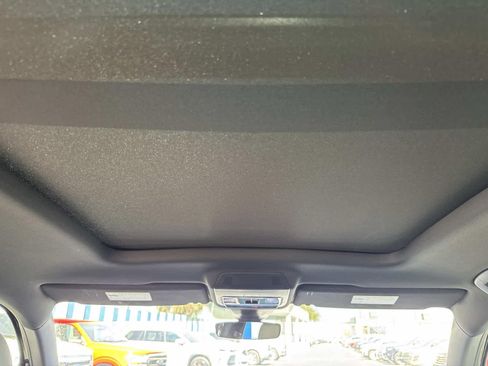 Used 2025 Volkswagen Atlas Cross Sport SEL R-Line image 18