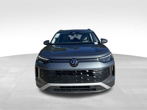 New 2026 Volkswagen Tiguan SE image 8