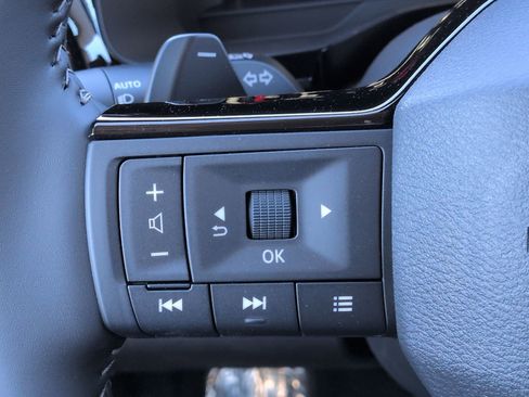 New 2026 Nissan Pathfinder SL image 26