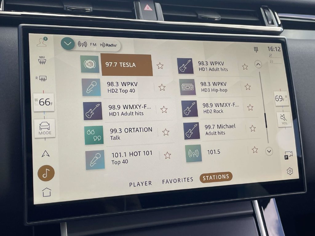 New 2026 Land Rover Range Rover Velar S AWD/4WD image 29