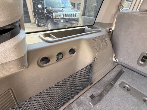 Used 2006 Jeep Commander 2WD image 59