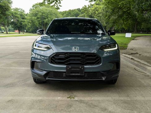 Used 2024 Honda HR-V Sport image 3