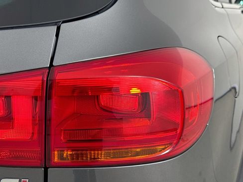 Used 2016 Volkswagen Tiguan R-Line AWD/4WD image 31