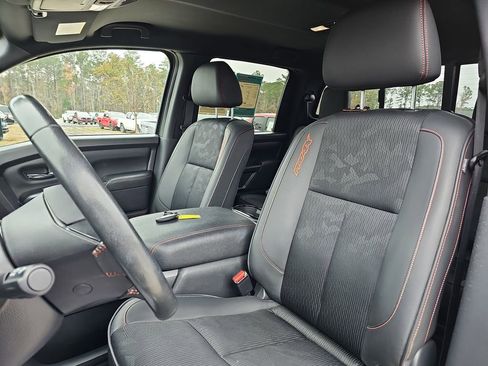 Used 2023 Nissan Titan PRO-4X image 19