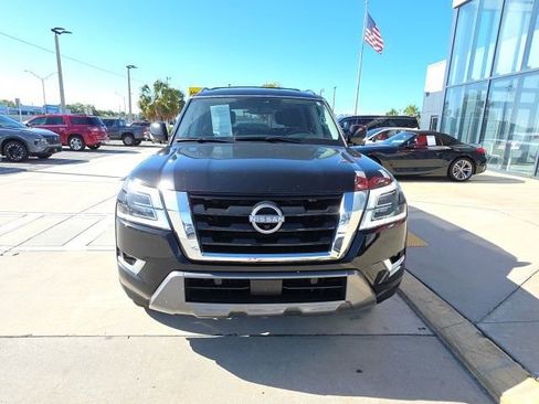 Used 2023 Nissan Armada SL w/ Captain's Chairs Package image 9
