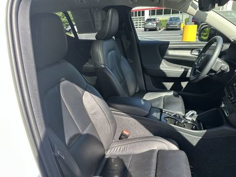 Used 2023 Volvo XC40 B5 Plus w/ Driver Assist Package AWD/4WD image 31