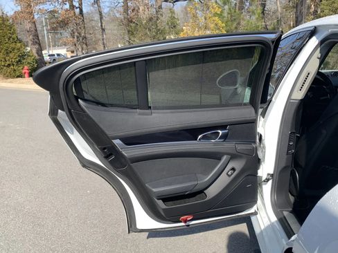 Used 2013 Porsche Panamera image 26